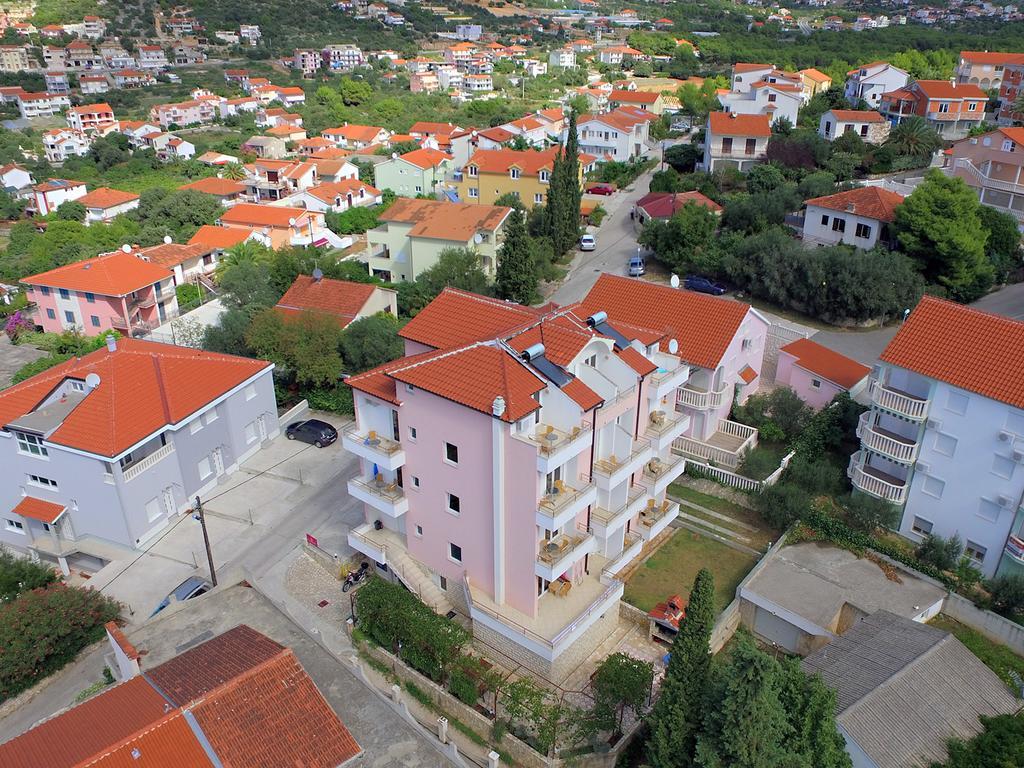 Apartments Kairos Сегет Враница Стая снимка