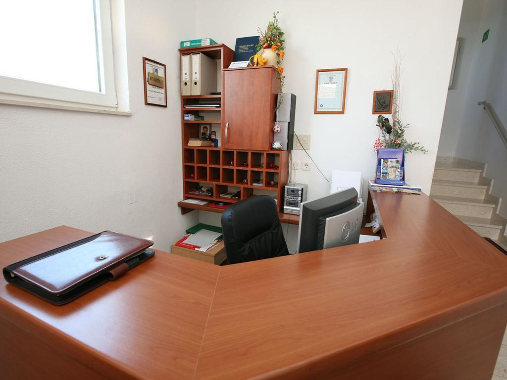 Apartments Kairos Сегет Враница Екстериор снимка