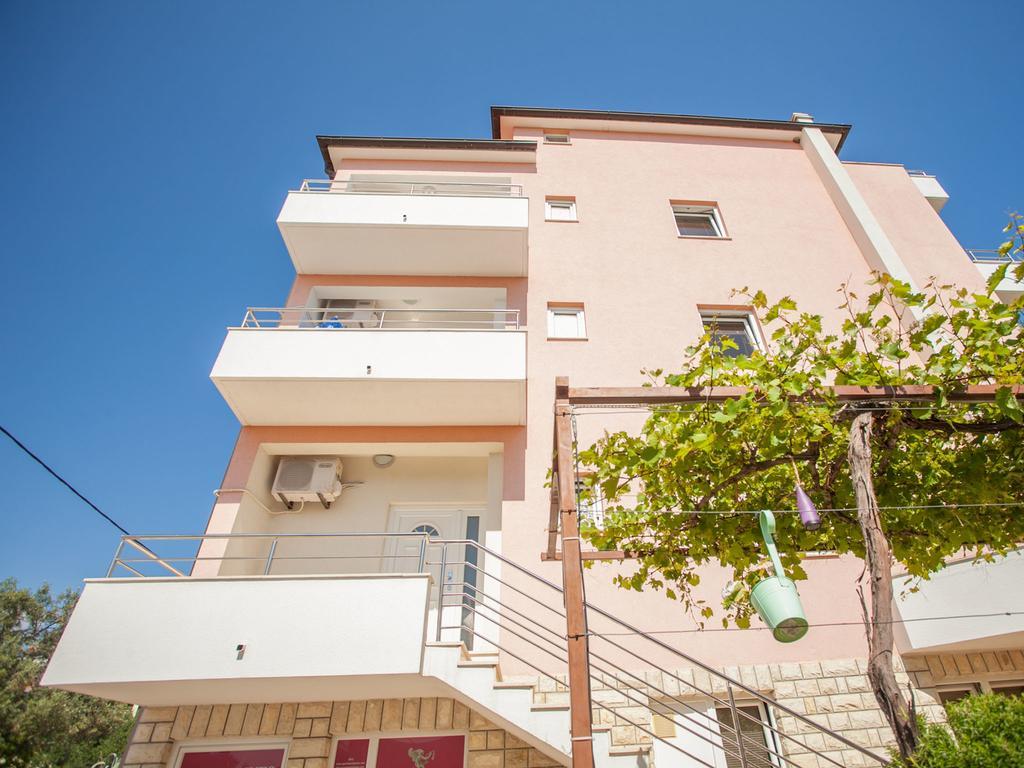 Apartments Kairos Сегет Враница Екстериор снимка