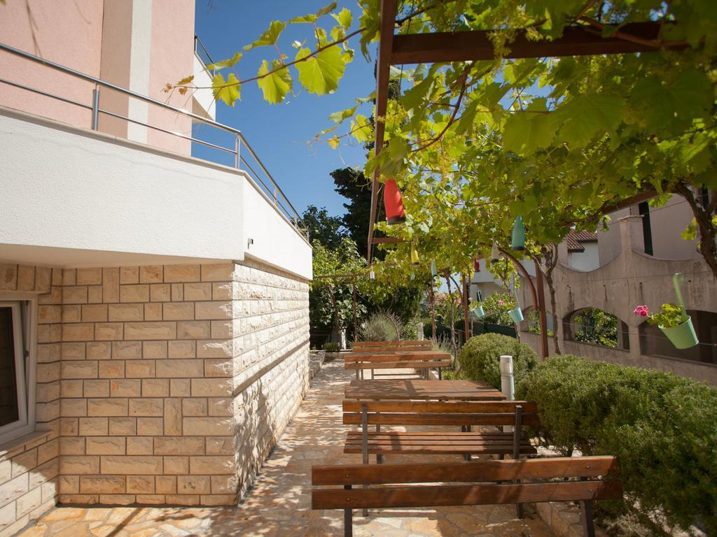 Apartments Kairos Сегет Враница Екстериор снимка