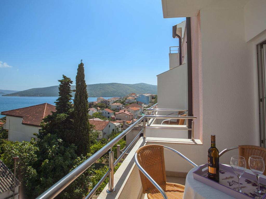 Apartments Kairos Сегет Враница Екстериор снимка
