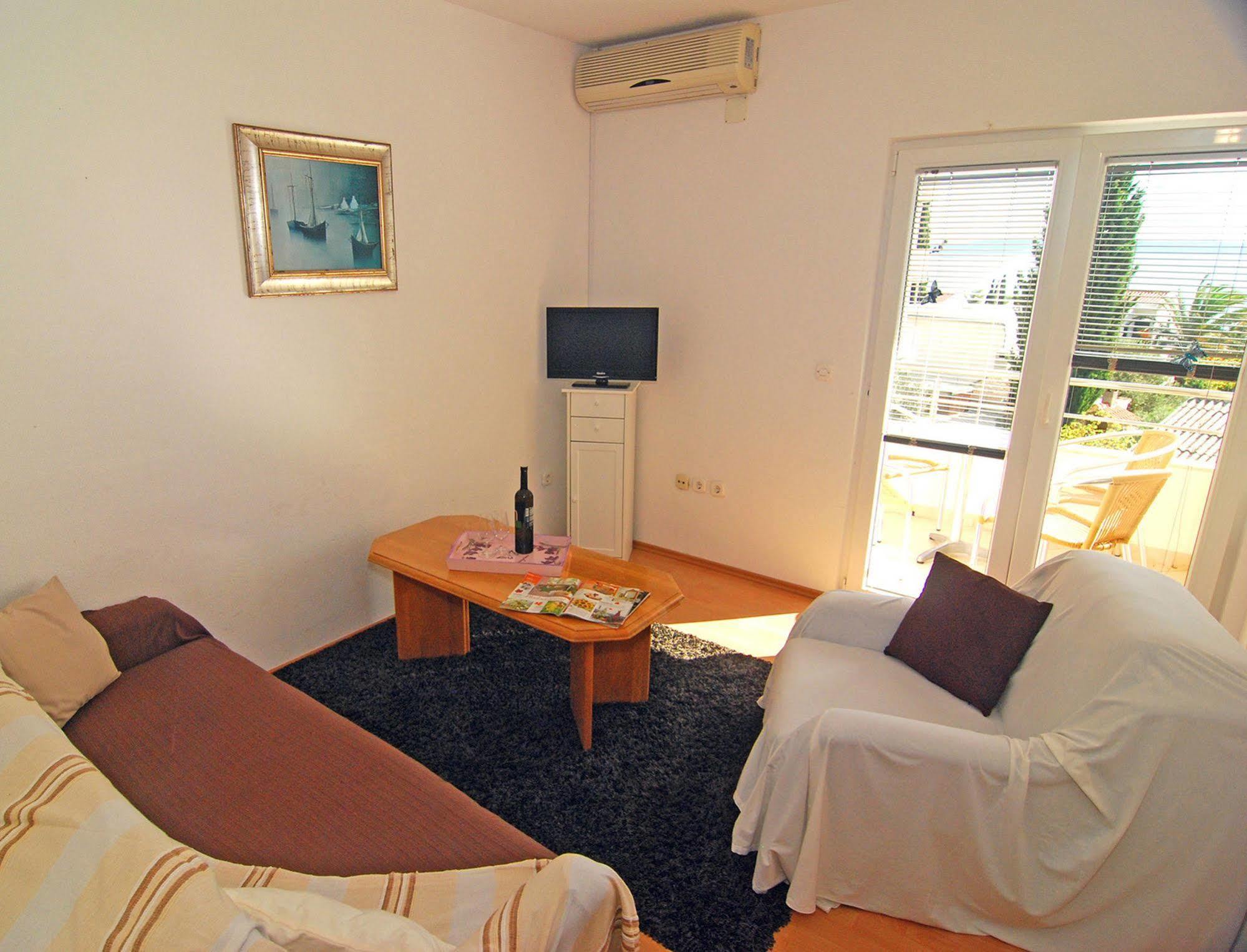 Apartments Kairos Сегет Враница Екстериор снимка