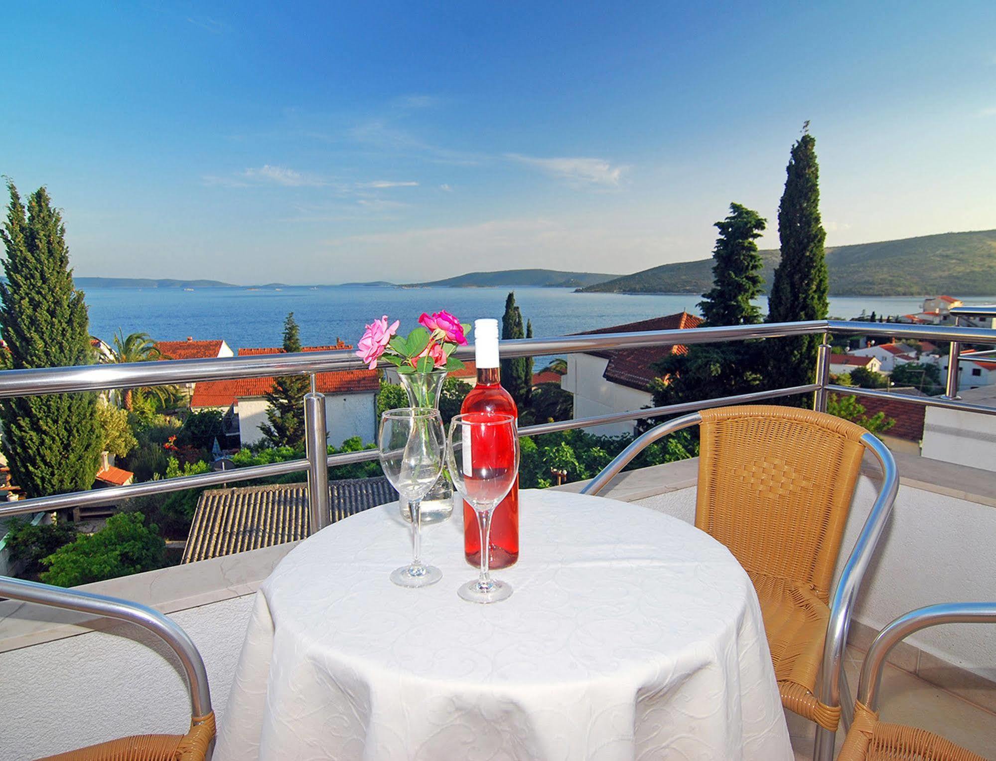 Apartments Kairos Сегет Враница Екстериор снимка