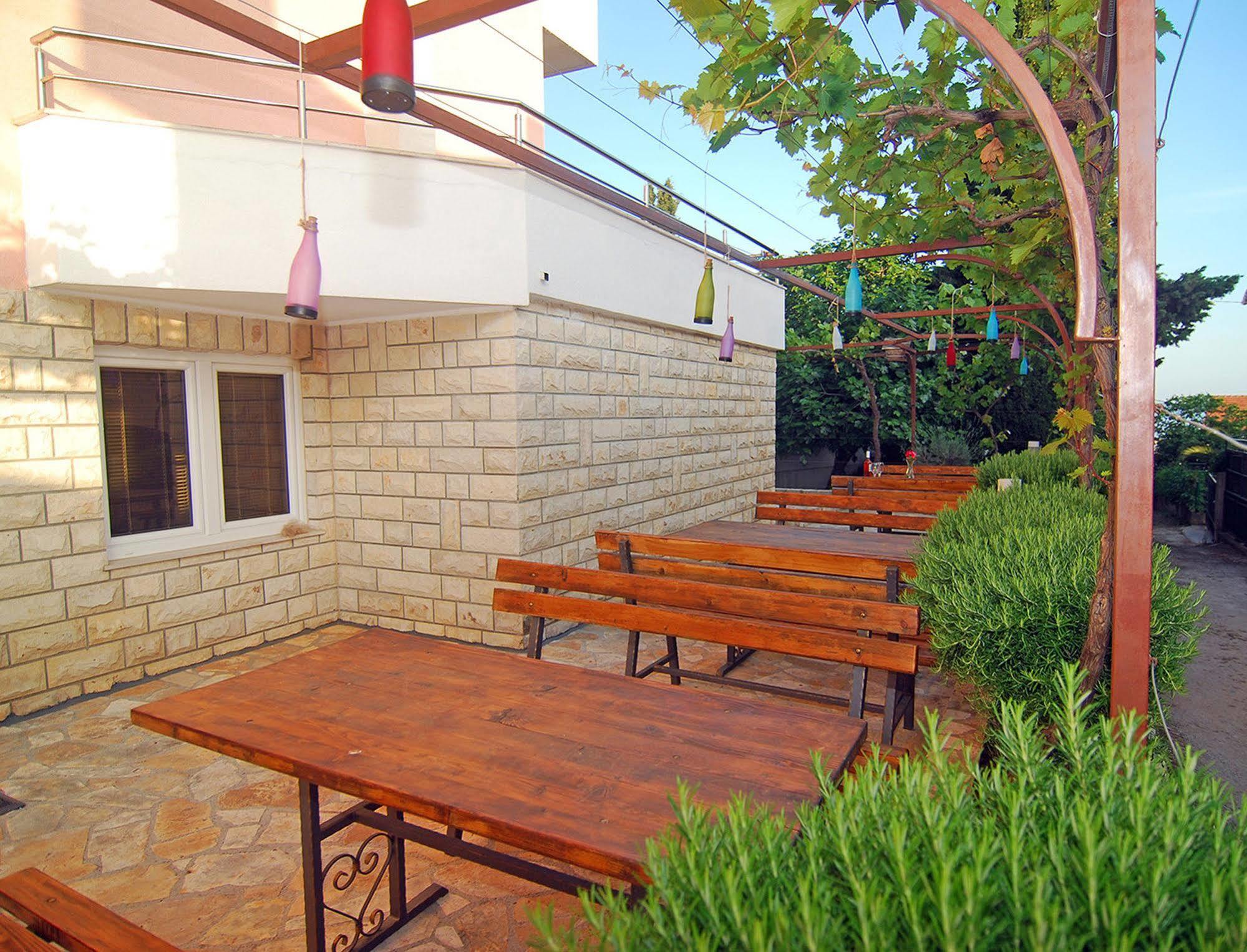 Apartments Kairos Сегет Враница Екстериор снимка